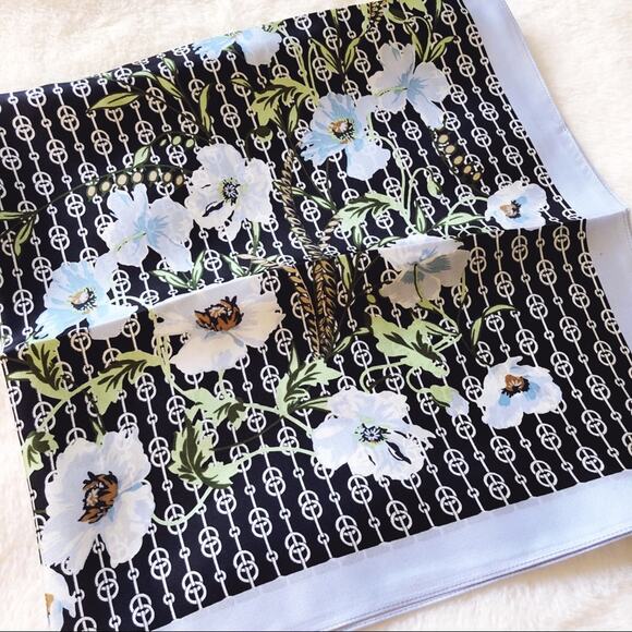 Ann Taylor Blue Floral Square Geo Pattern Scarf - Picture 4 of 9